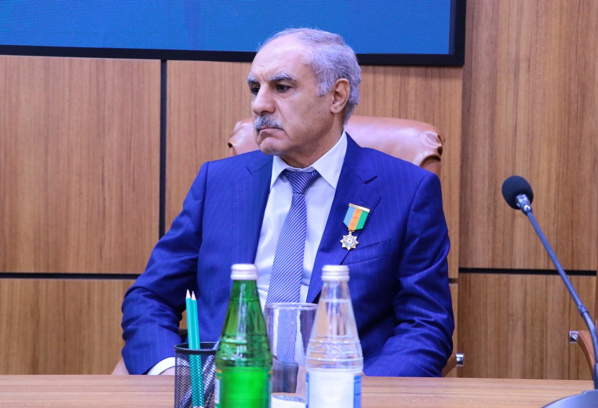 Xanlar Vəliyev təqaüdə göndərildi