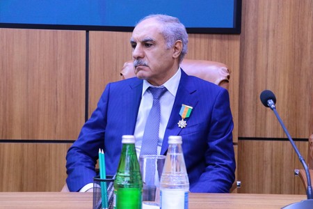 Xanlar Vəliyev təqaüdə göndərildi