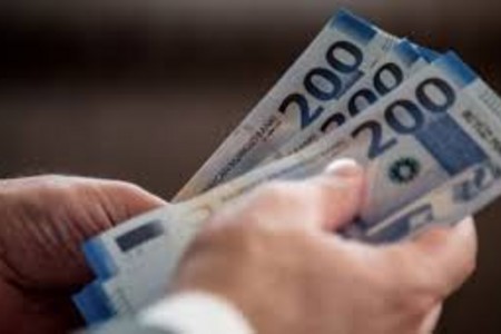 Bakıda orta əməkhaqqında artım - 1300 manatı keçdi