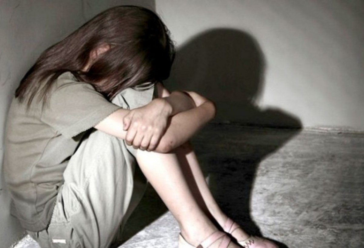 Ana 14 yaşlı qızını pul qarşılığında kişilərlə görüşdürür? - İDDİA