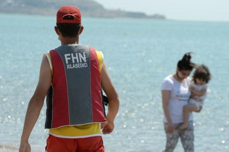 Bu il çimərliklərdə xilasedici işləmək istəyənlər üçün müsabiqə başladı
