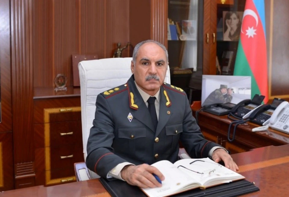 Xanlar Vəliyev kollektivə təqdim edildi