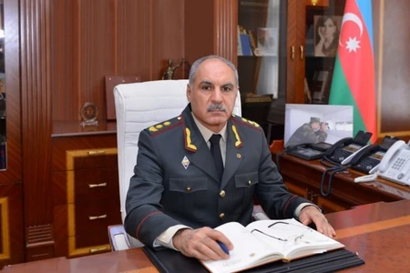 Xanlar Vəliyev kollektivə təqdim edildi