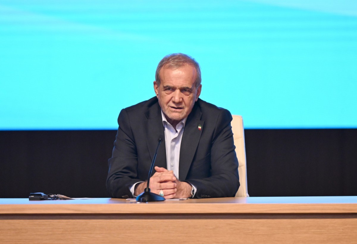 İran Prezidenti Bakıda Şəhriyardan şeir dedi: Bir görəydim ayrılığı kim saldı? - VİDEO