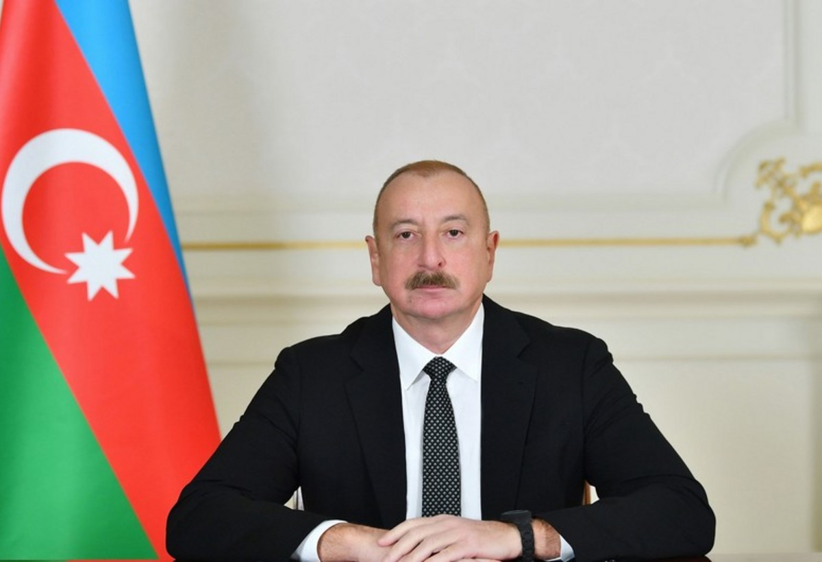 İlham Əliyev İsxak Hersoqu təbrik edib
