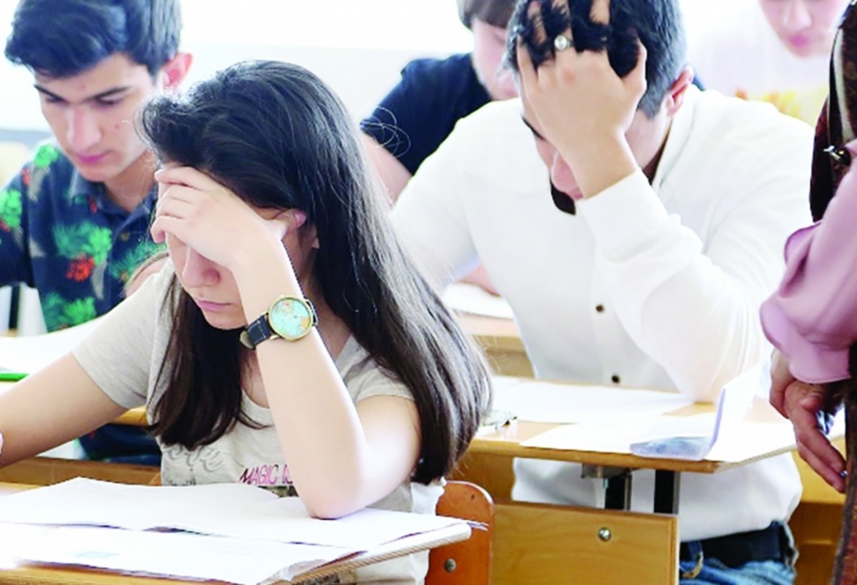 İmtahanlarda yüksək bal yığanlar çoxalır - Asan öyrənmə, yoxsa sual?