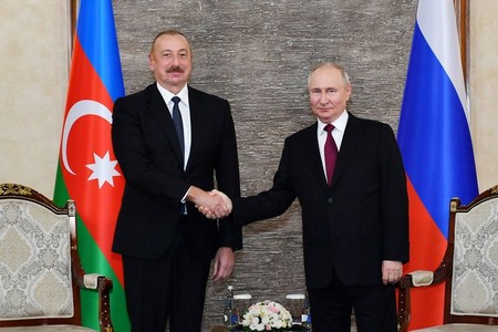 Vladimir Putin Azərbaycan Prezidentini təbrik edib