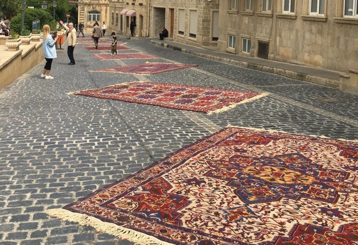İçərişəhərdə Beynəlxalq Xalça Festivalı - 2 gün davam edəcək