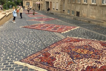 İçərişəhərdə Beynəlxalq Xalça Festivalı - 2 gün davam edəcək