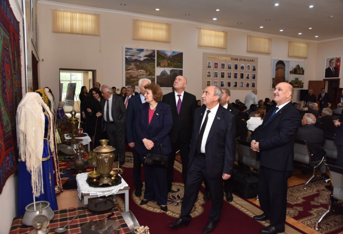 Bakıda Qərbi Azərbaycandan deportasiya tarixi müzakirə olunub