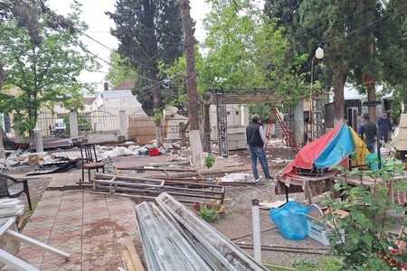 Nizami Parkında qanunsuz obyekt SÖKÜLDÜ