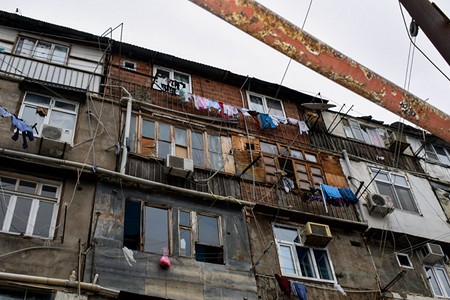 Bakıda qəzalı binalar sökülür - Əmlak bazarında qiymət artımı gözlənilir