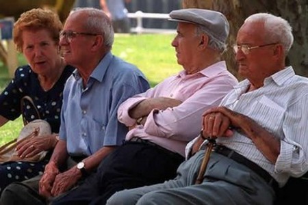 Bu kişilər 65 yaşından tez pensiyaya ÇIXACAQ