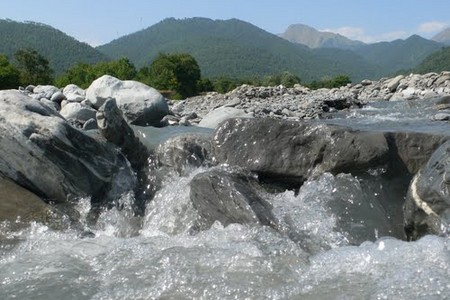 Şimal bölgəsində sel təhlükəsi: Bir ailə çadıra köçürülüb