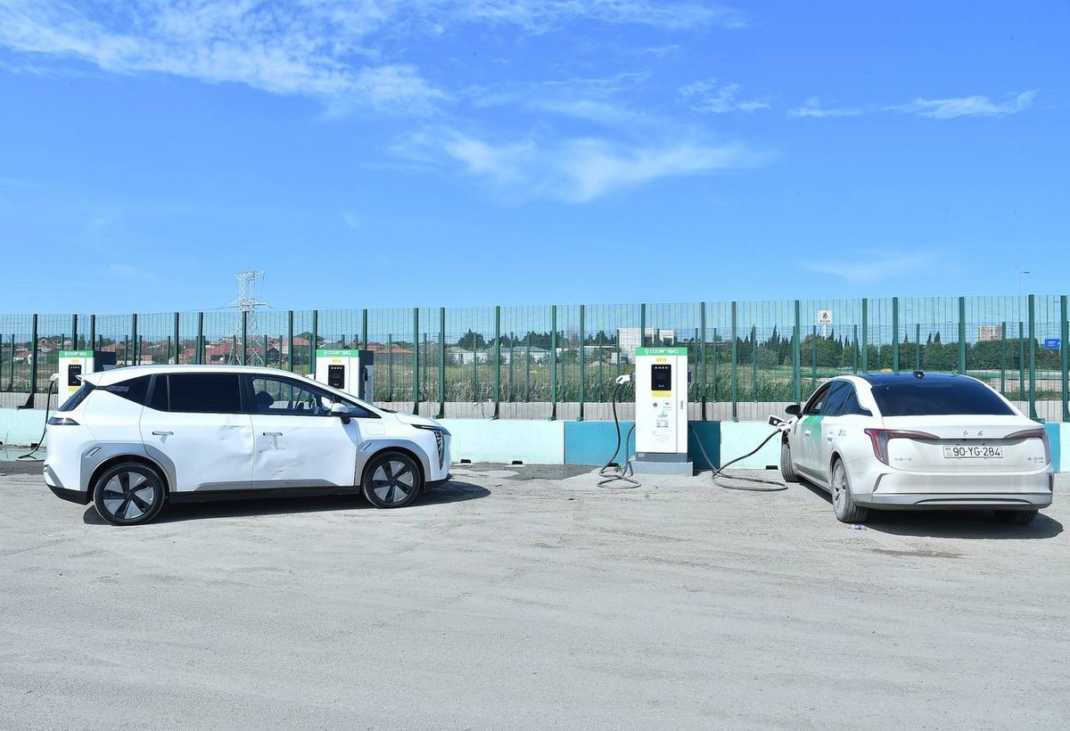 80 kub metrdən çox yağış suyu ərazidən təmizləndi - FOTO