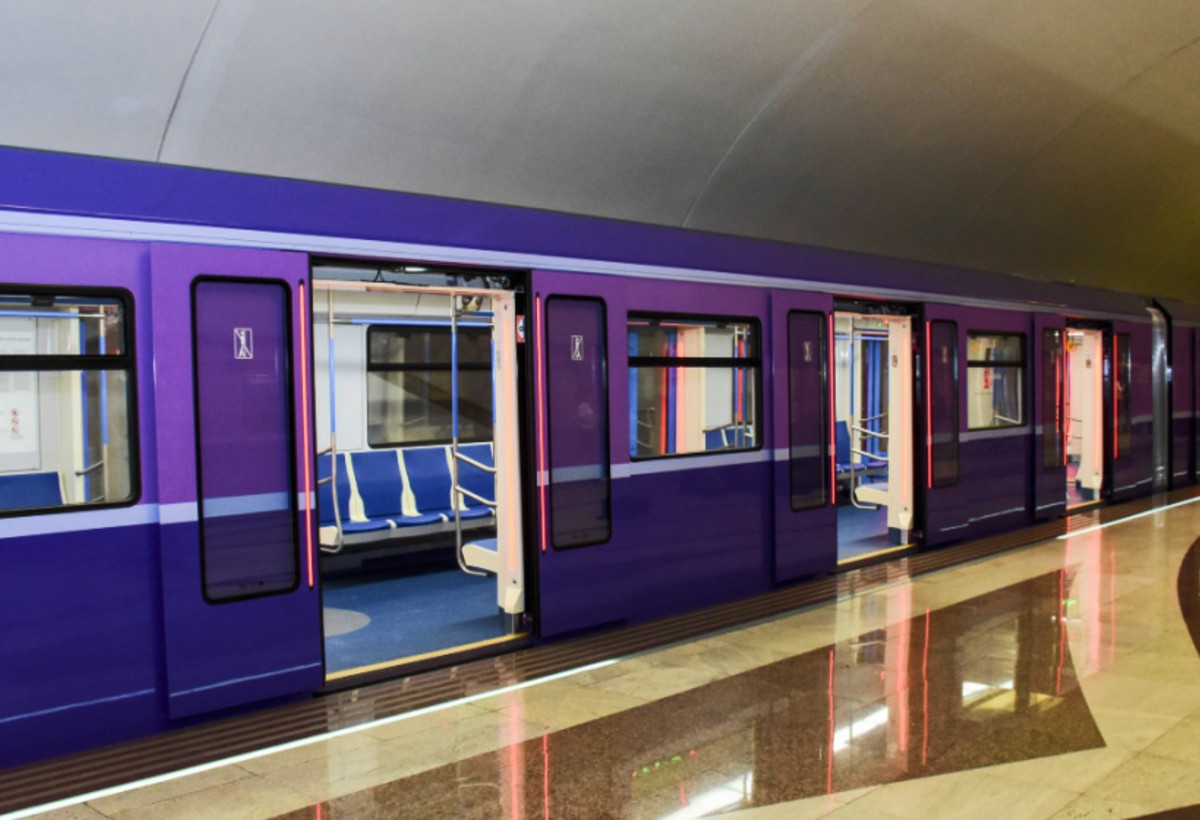Metroda qatarlar niyə gecikmə ilə hərəkət edir ? - AÇIQLAMA