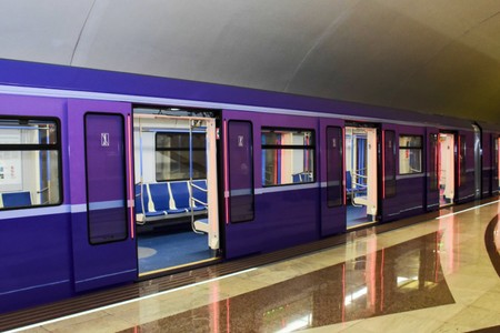 Metroda qatarlar niyə gecikmə ilə hərəkət edir ? - AÇIQLAMA