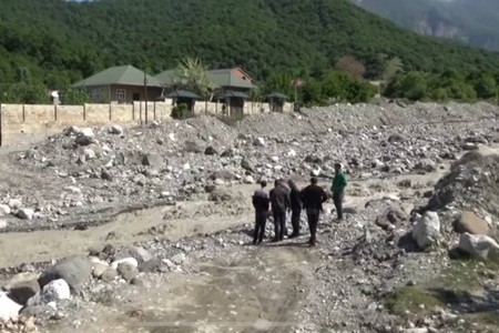 İsmayıllıda körpü uçub, rayonla əlaqə kəsilib - VİDEO