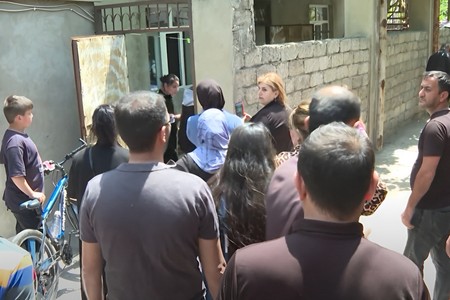 Sosial şəbəkə fırıldağı: Blogerlərin reklam etdiyi şirkət vətəndaşları ALDATDI