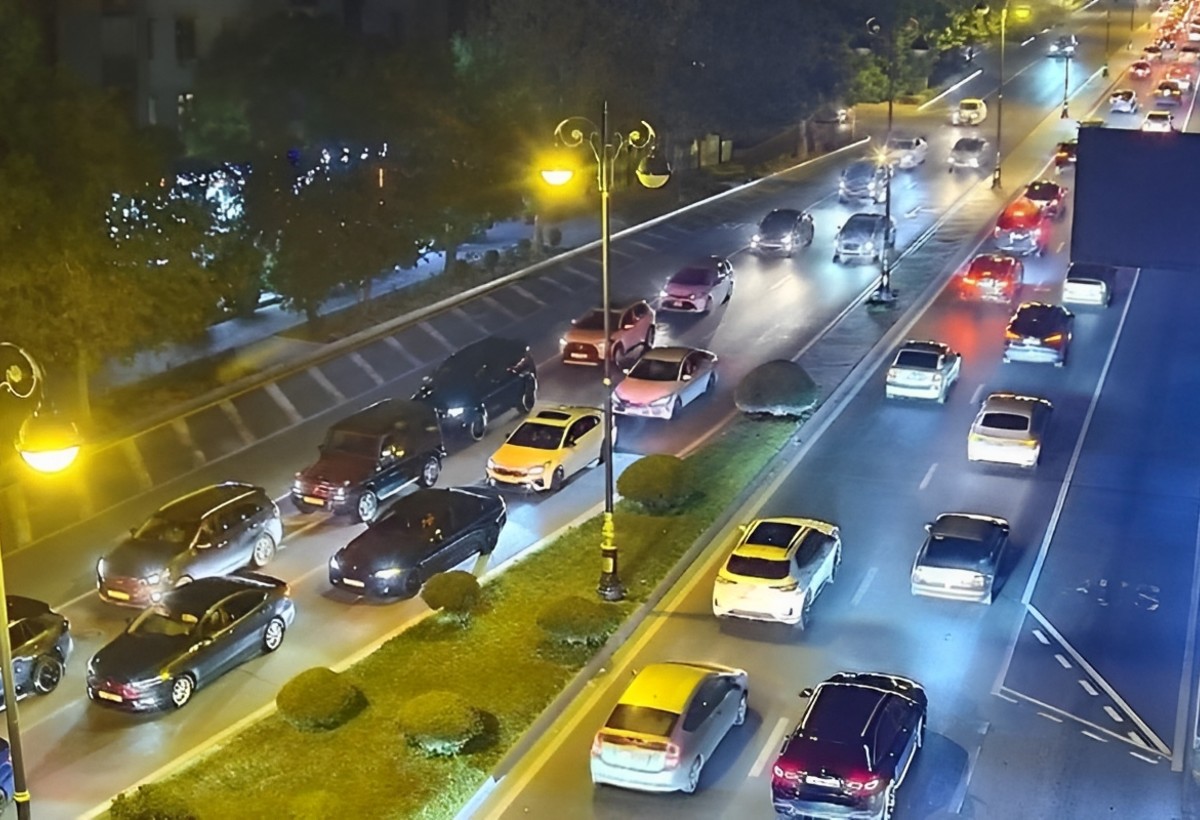 Sürücülərin NƏZƏRİNƏ: Bu yollarda tıxac var - SİYAHI
