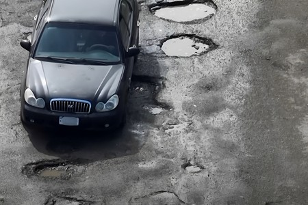 Yeni Yasamalda yol problemi illərdir həllini tapmır