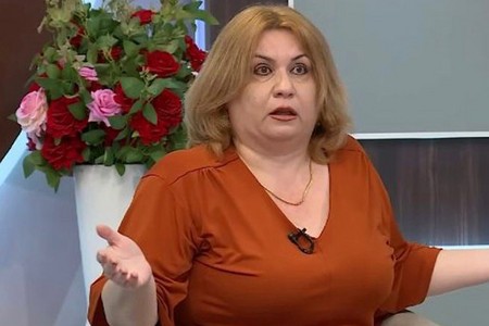 “TikTok”da özünü şair kimi təqdim edən İlhamə Elşadqızının məhkəməsi başlayıb