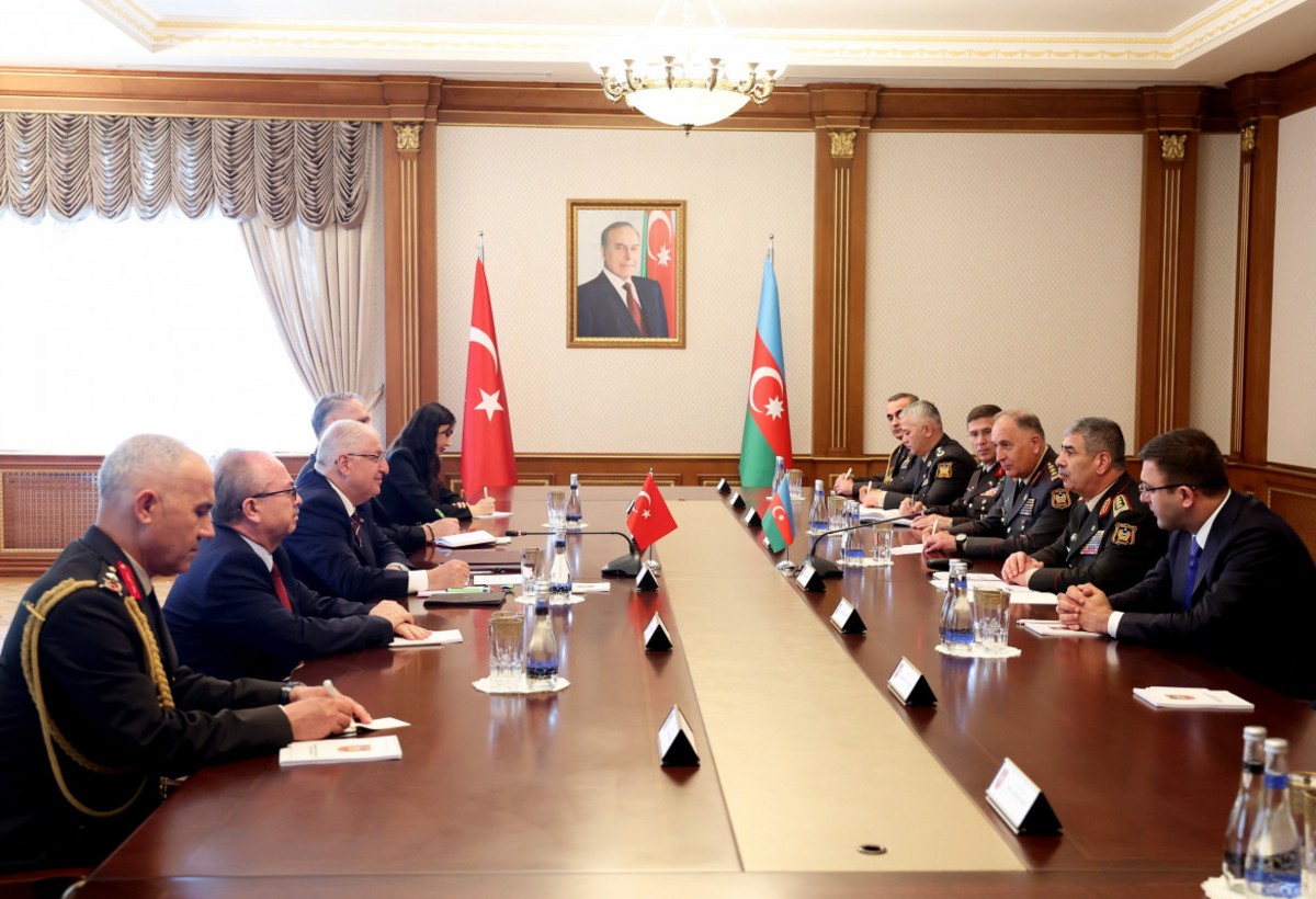 Azərbaycan və Türkiyə müdafiə nazirləri görüşüblər