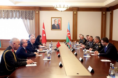 Azərbaycan və Türkiyə müdafiə nazirləri görüşüblər