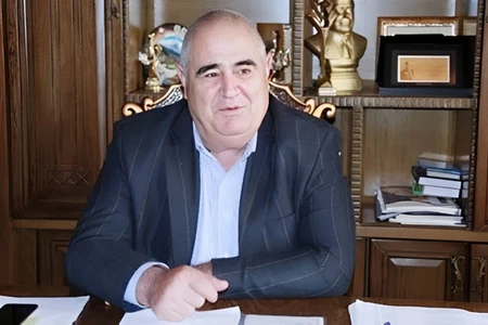 Şərurlu İsfəndiyar məhkəməyə gəldi