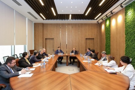 PA nümayəndəsi ƏƏSMN yanında İctimai şuranın üzvləri ilə görüşüb