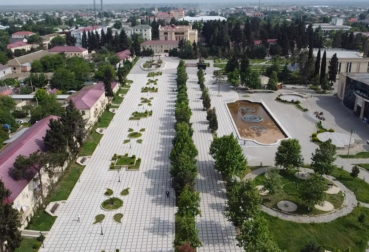 İmişlidə yenilənmiş park sakinlərin ixtiyarına verildi - FOTO