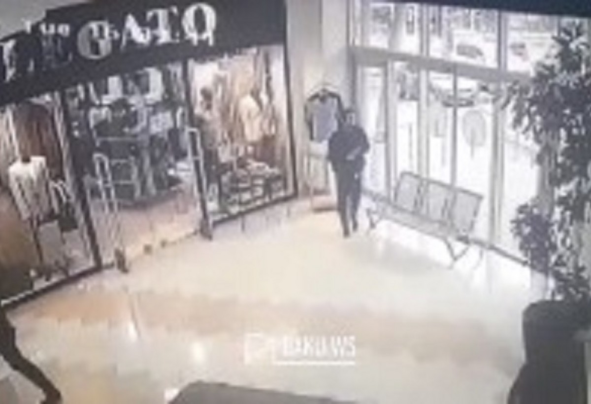 Bakıda MALL-dan gödəkçə oğurlayan şəxs saxlanıldı - VİDEO