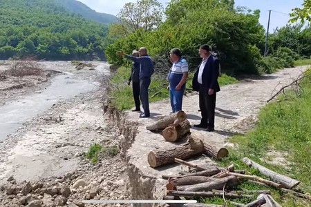 Qubada daha bir kəndin rayon mərkəzi ilə ən yaxın əlaqəsi kəsildi