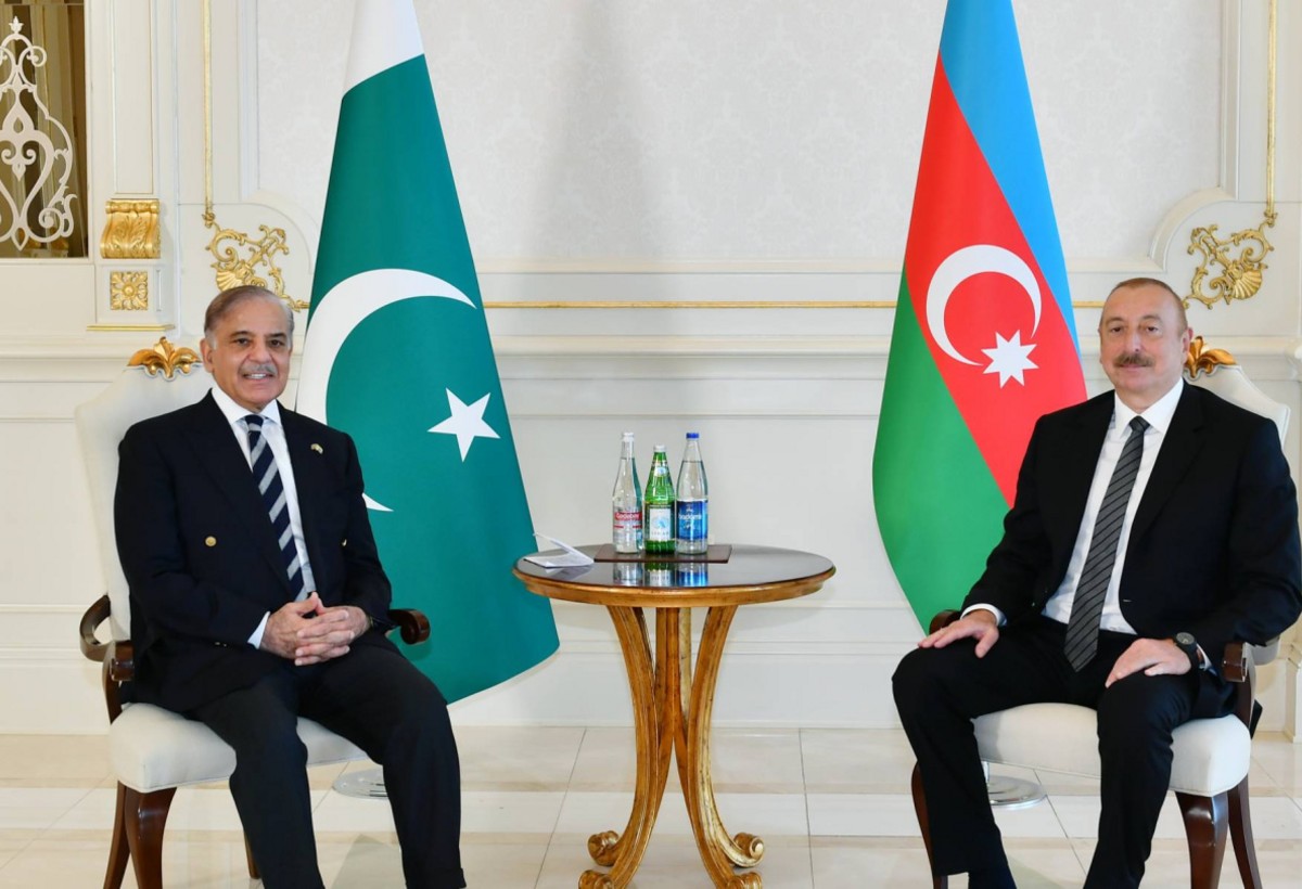 Şahbaz Şərif diplomatik dəstəyə görə İlham Əliyevə təşəkkür etdi