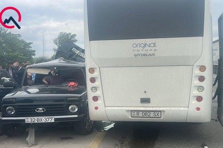 Bu dövlət qurumunun avtobusu qəzaya uğradı