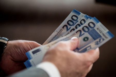 Bu şəxslərin maaşı 2 209 manatdır