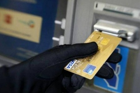 Bir gündə 20 min oğurluq - Bank kartlarından