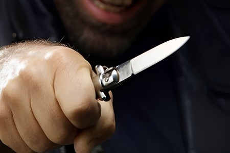 Xırdalanda dəhşətli qətl: 35 yaşlı kişinin boğazı kəsildi