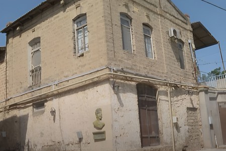 Abbasqulu ağa Bakıxanovun yaşadığı ev hər an uça bilər