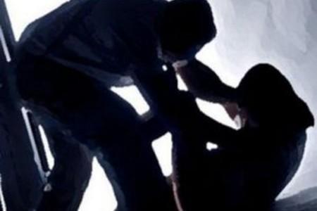 Şəhid anası qohumları tərəfindən döyüldü - DƏHŞƏT