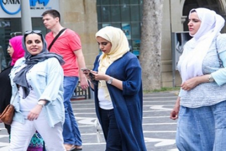 Körfəz ölkələrindən Azərbaycana gələn turistlərin sayı niyə azalıb? - Deputat AÇIQLADI