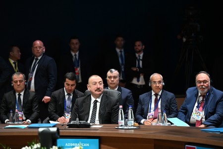 Budapeştdə TDT Dövlət başçılarının qeyri-rəsmi Zirvə görüşü keçirildi - YENİLƏNİB 3