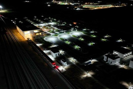 Ağdam Dəmir Yolu və Avtovağzal Kompleksinin göz oxşayan gecə görüntüləri - FOTO
