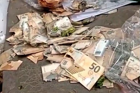 Zədələnmiş pullar necə dəyişdirilə bilər? – Mərkəzi Bankdan açıqlama