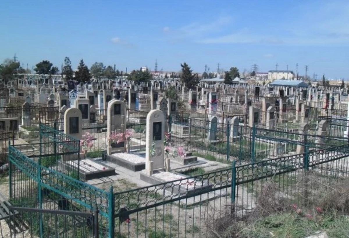 Bu ərazidə qeydiyyatda olmayanların dəfni qadağan edildi - VİDEO