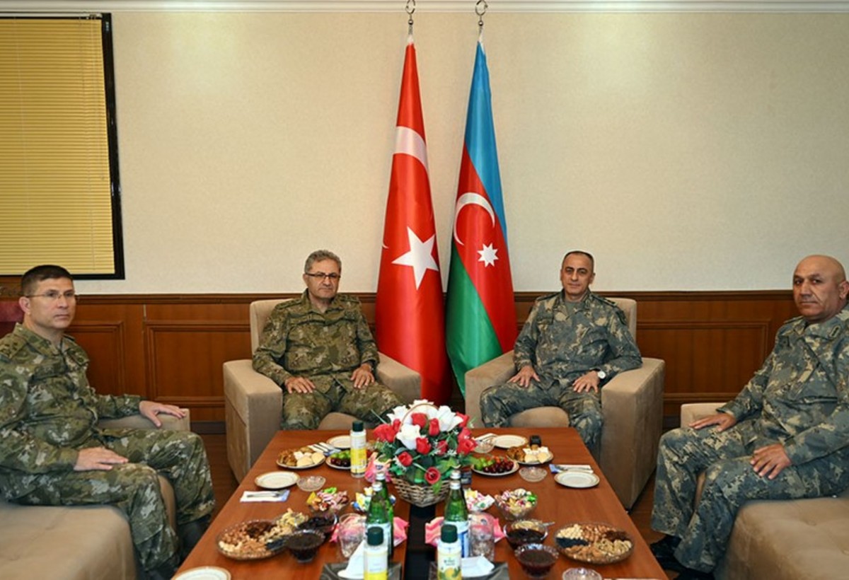Hikmət Mirzəyev Türkiyə generalı Metin Tokellə görüşüb