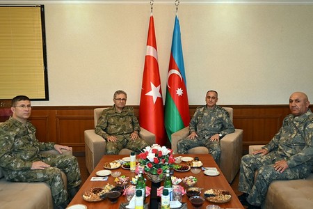 Hikmət Mirzəyev Türkiyə generalı Metin Tokellə görüşüb