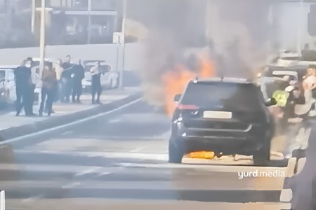 Yasamalda avtomobil yanıb - Hadisə yerinə FHN və polis əməkdaşları cəlb olunub