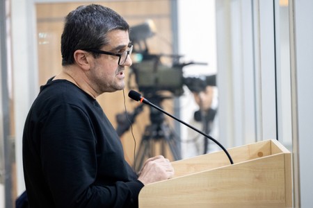 Arayik Harutyunyan Azərbaycanın vaxtilə işğal edilmiş ərazilərində qəbiristanlıqların dağıdılmasını barbarlıq adlandırıb