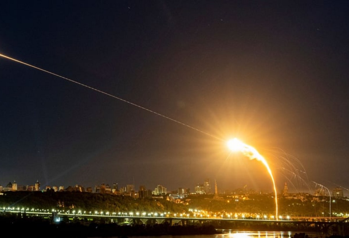 Rusiya Kiyevə 6  “İskəndər” ballistik raketi atdı